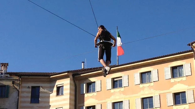 img_0609-large-16-9 Henn Projekt Spiderflight, Person fliegt in der Luft